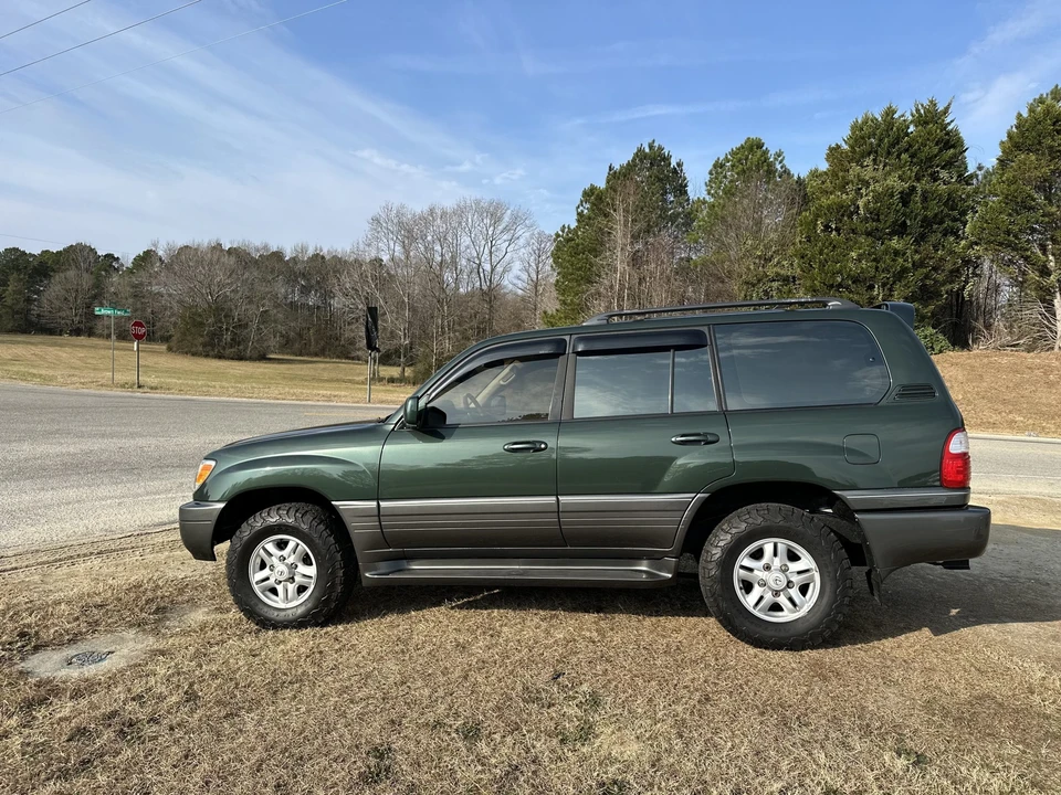2000 Lexus LX 1st Gen - Image 9 of 31