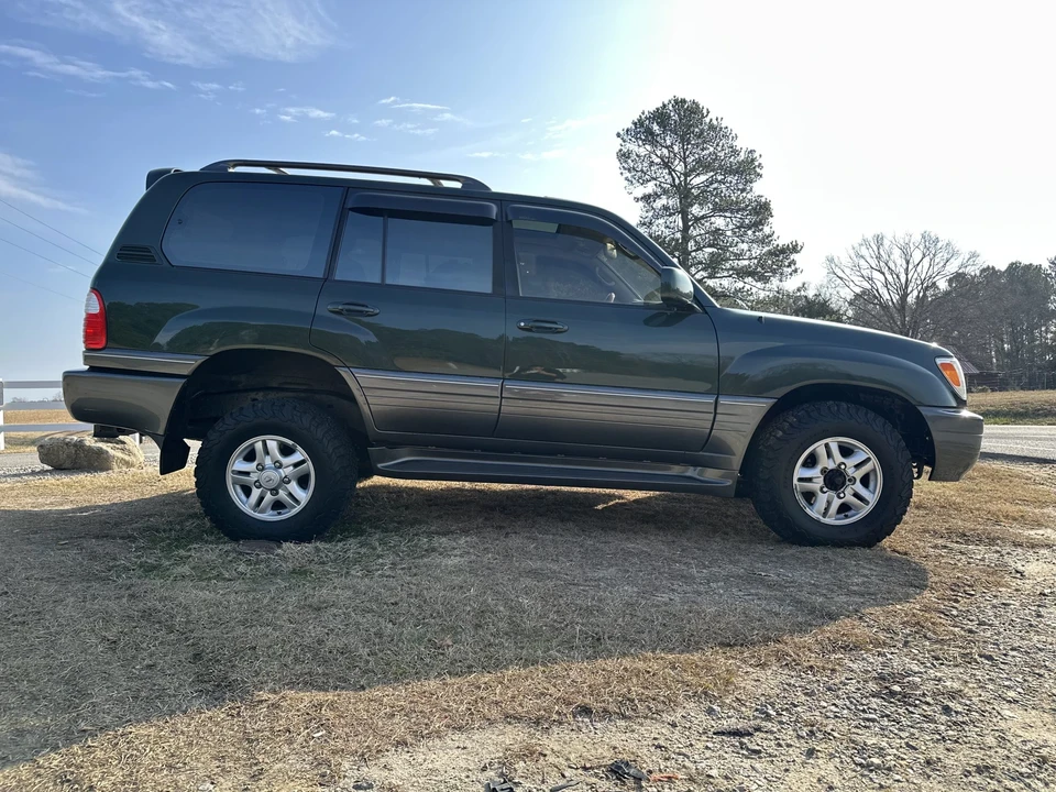 2000 Lexus LX 1st Gen - Image 19 of 31