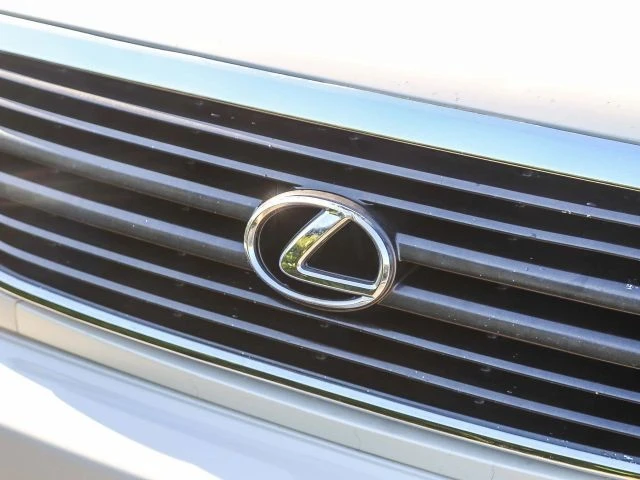 2000 Lexus LX 2nd Gen - Image 13 of 21