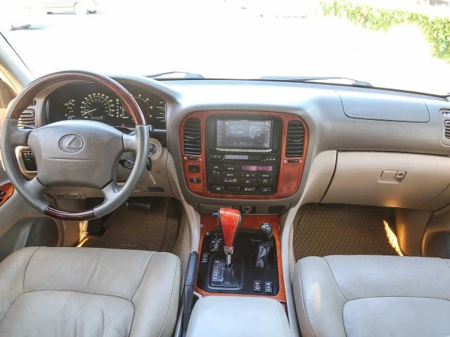 2000 Lexus LX 2nd Gen - Image 14 of 21