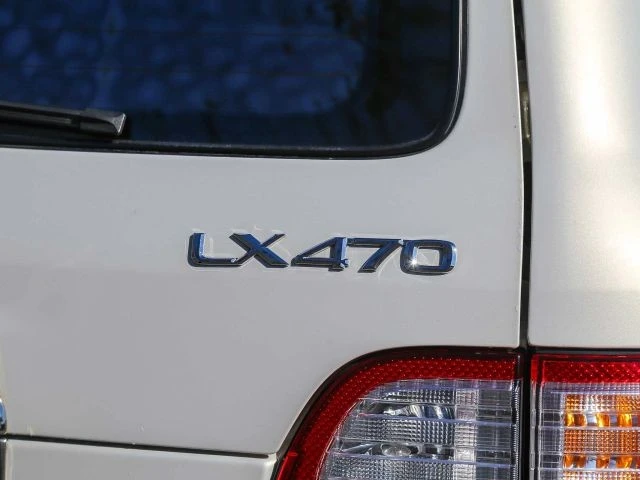 2000 Lexus LX 2nd Gen - Image 8 of 21