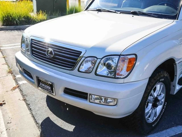 2000 Lexus LX 2nd Gen - Image 11 of 21
