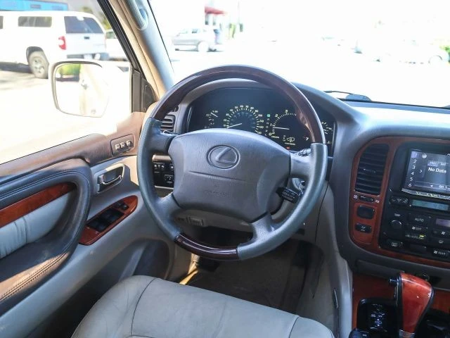 2000 Lexus LX 2nd Gen - Image 18 of 21