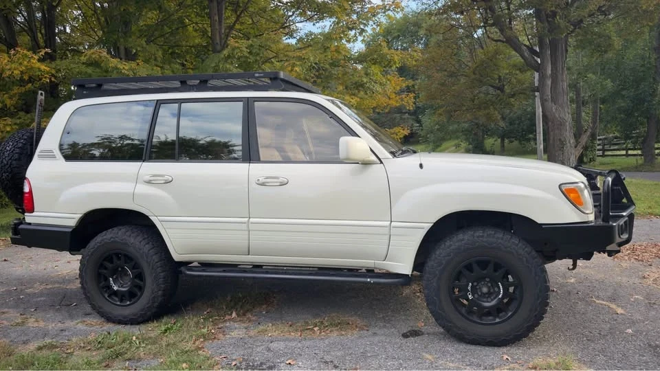 2000 Lexus LX 2nd Gen - Image 2 of 10