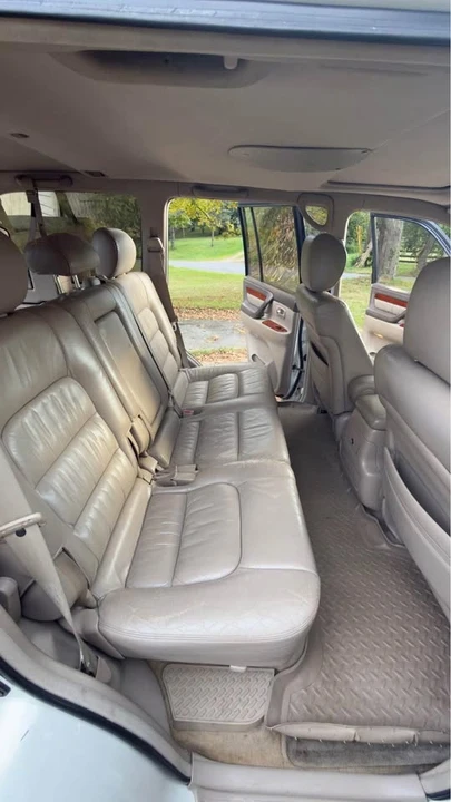 2000 Lexus LX 2nd Gen - Image 7 of 9