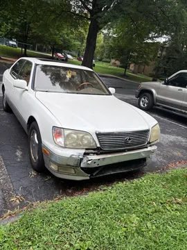 2000 Lexus LS 400