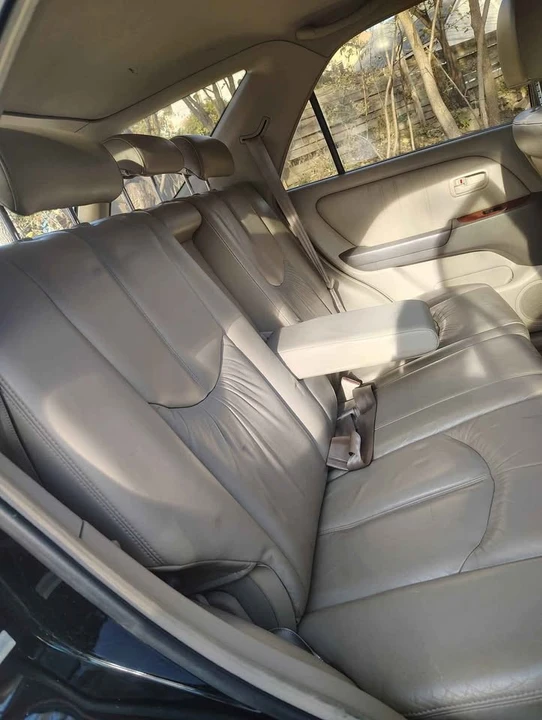 2000 Lexus RX 1st Gen - Image 4 of 5