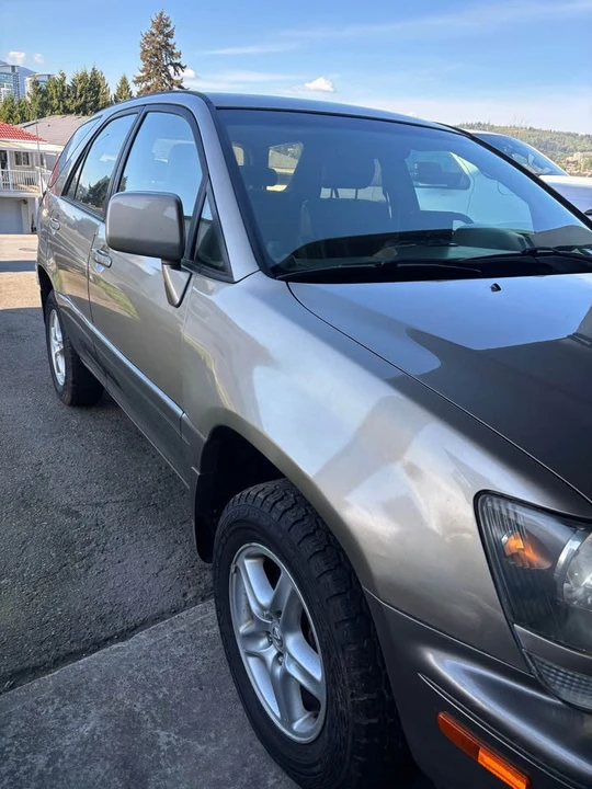 2000 Lexus RX 1st Gen - Image 2 of 3