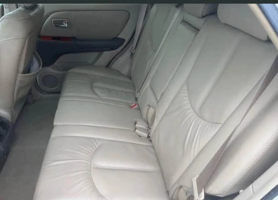 2000 Lexus RX 1st Gen - Image 4 of 4