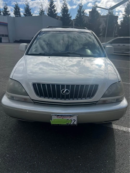 2000 Lexus RX 1st Gen - Image 2 of 10