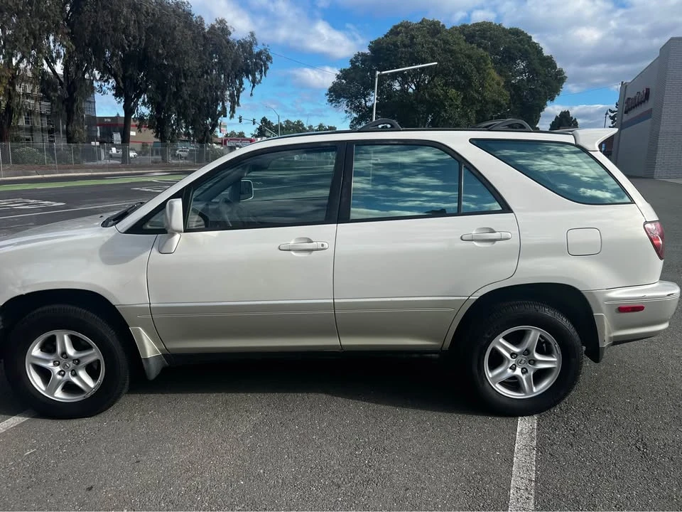2000 Lexus RX 1st Gen - Image 10 of 10