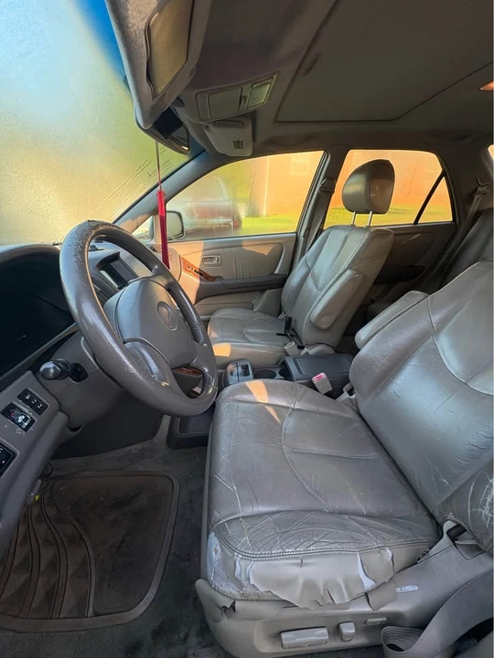 2000 Lexus RX 1st Gen - Image 4 of 4