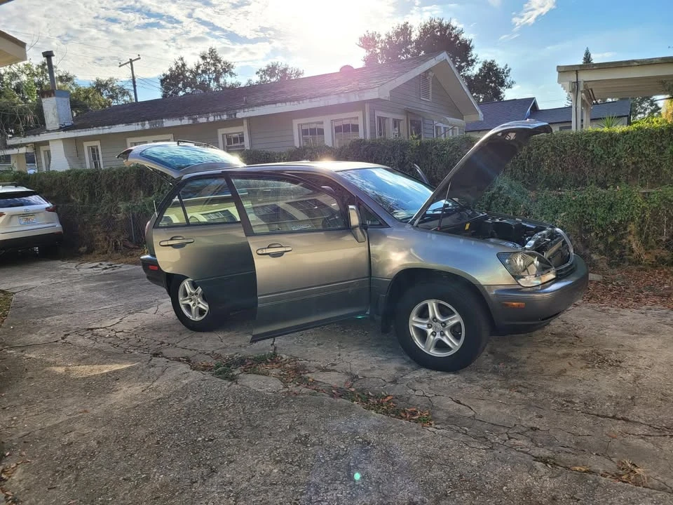 2000 Lexus RX 1st Gen - Image 4 of 10