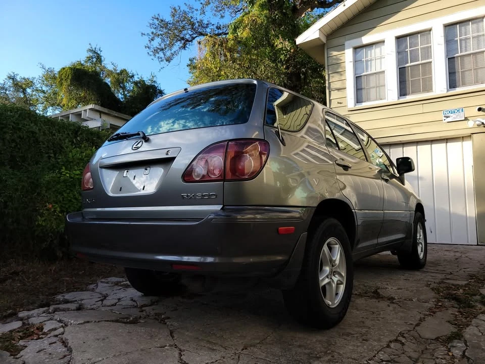 2000 Lexus RX 1st Gen - Image 2 of 10