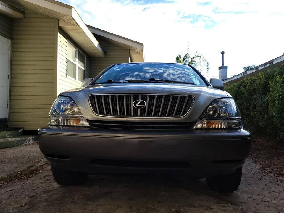 2000 Lexus RX 1st Gen - Image 2 of 10