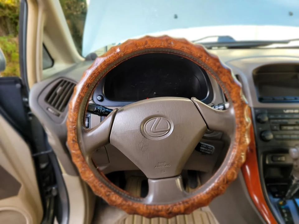 2000 Lexus RX 1st Gen - Image 9 of 10