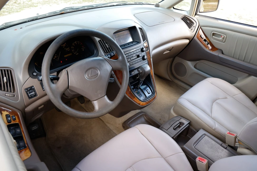 2000 Lexus RX 1st Gen - Image 4 of 12
