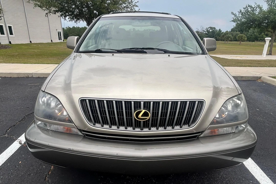 2000 Lexus RX 1st Gen - Image 2 of 31