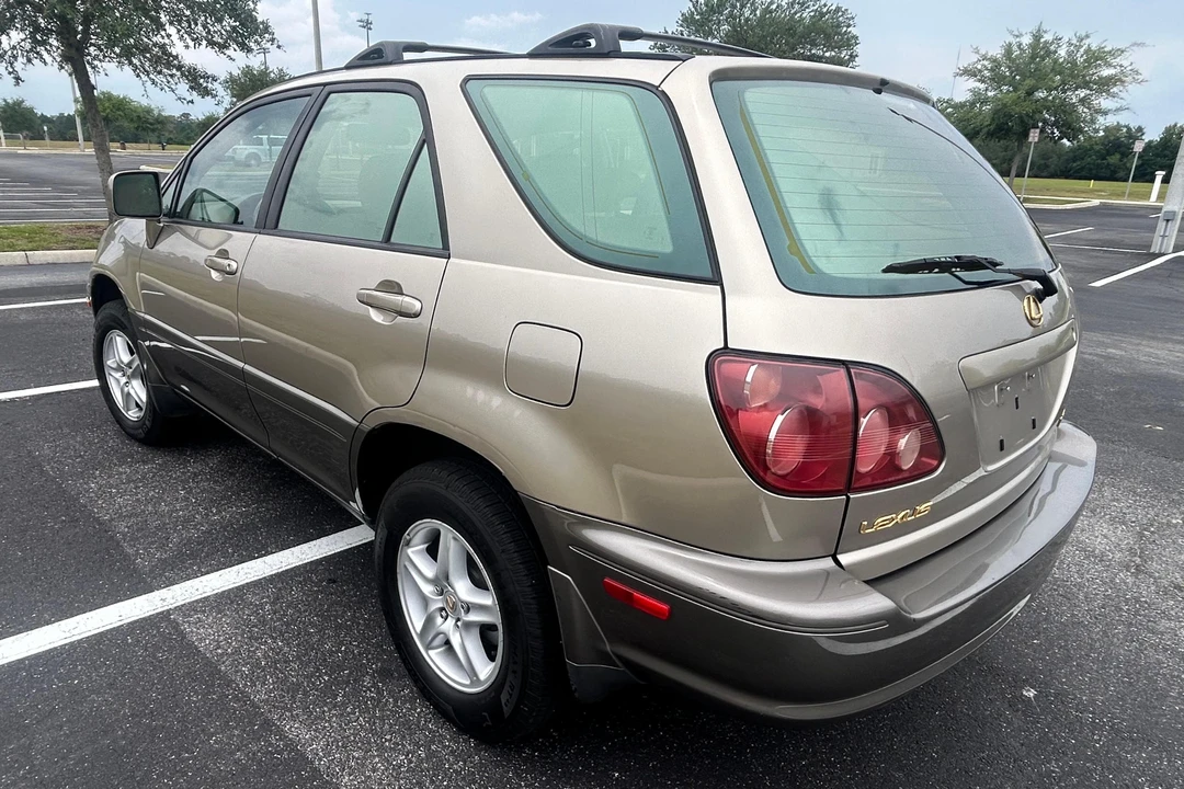 2000 Lexus RX 1st Gen - Image 5 of 31