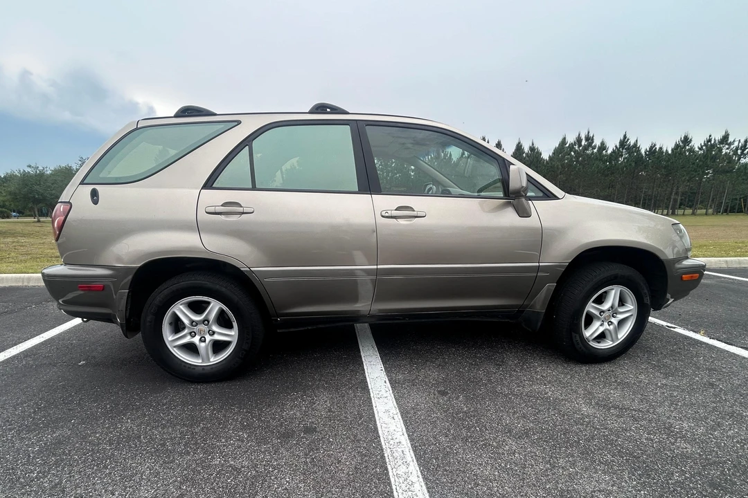 2000 Lexus RX 1st Gen - Image 3 of 31