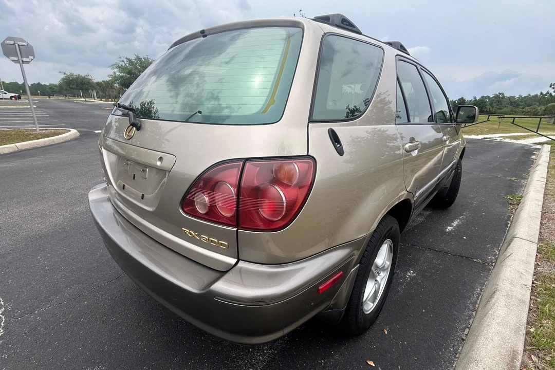 2000 Lexus RX 1st Gen - Image 4 of 31