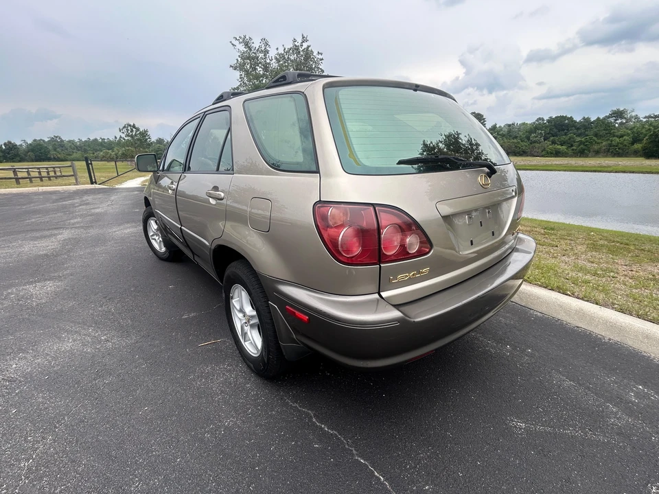 2000 Lexus RX 1st Gen - Image 12 of 31