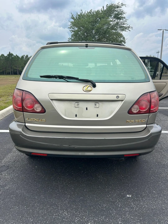 2000 Lexus RX 1st Gen - Image 13 of 31