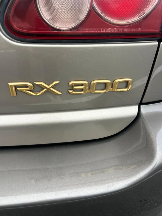 2000 Lexus RX 1st Gen - Image 25 of 31