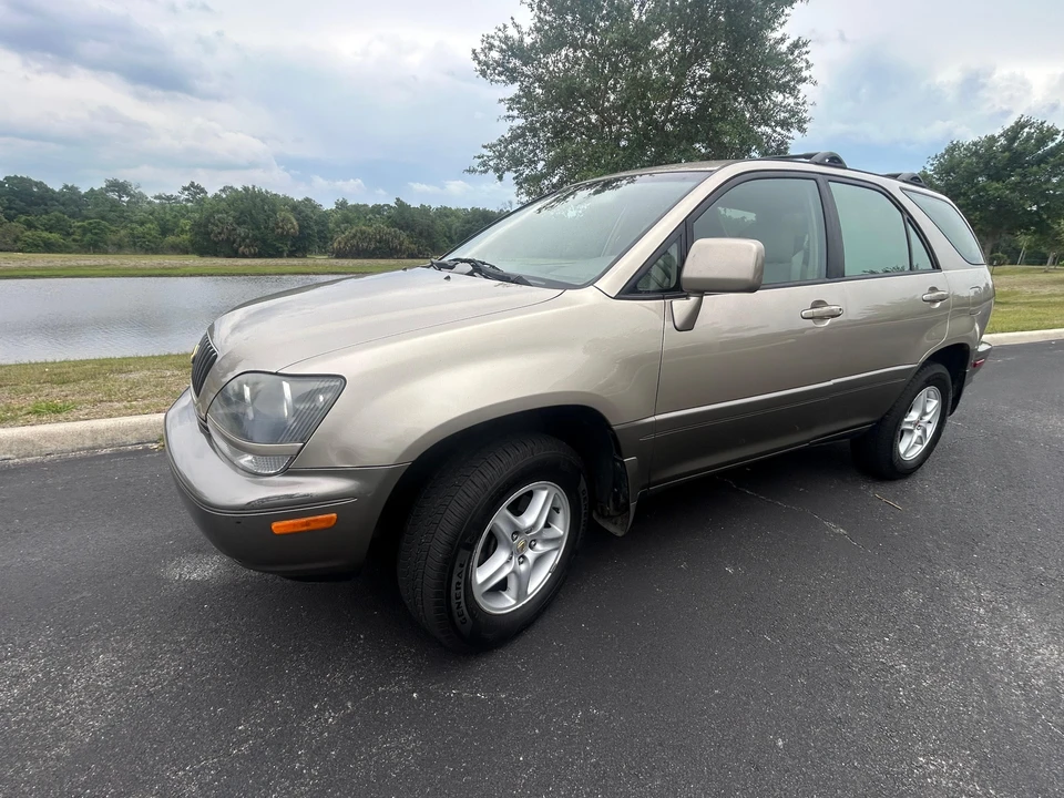 2000 Lexus RX 1st Gen - Image 10 of 31