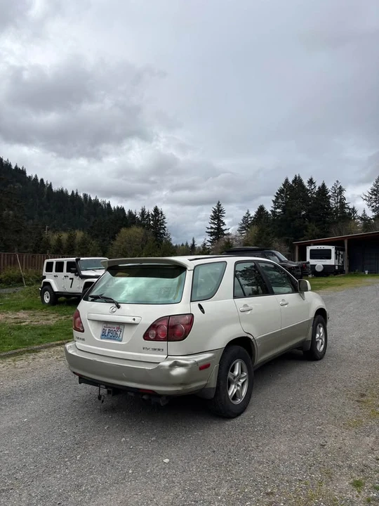 2000 Lexus RX 1st Gen - Image 3 of 8