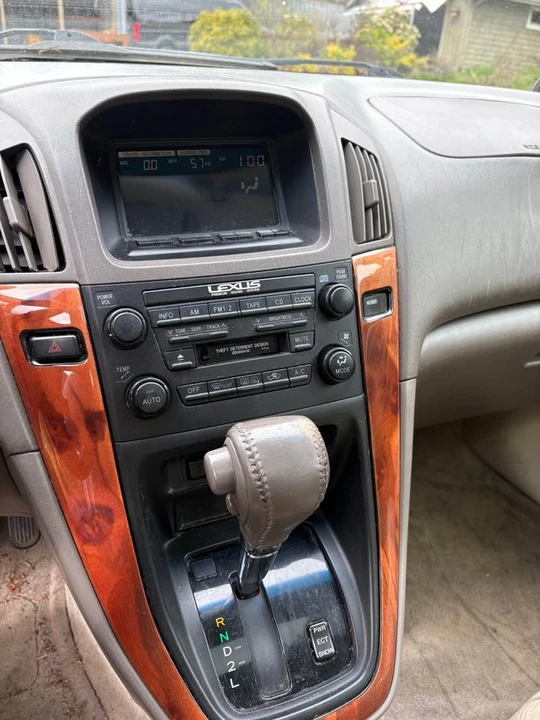2000 Lexus RX 1st Gen - Image 7 of 8