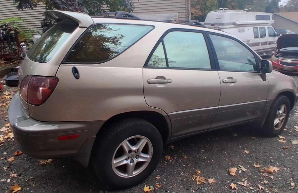2000 Lexus RX 1st Gen - Image 5 of 10