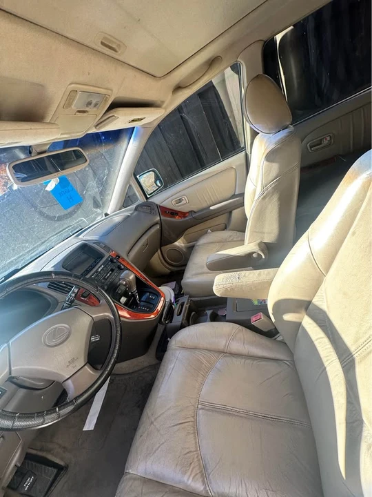 2000 Lexus RX 1st Gen - Image 5 of 5