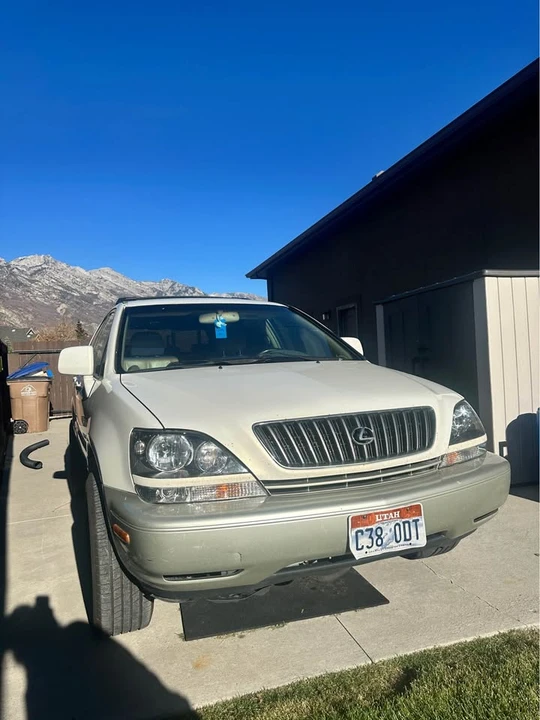 2000 Lexus RX 1st Gen - Image 2 of 5
