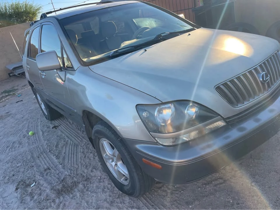 2000 Lexus RX 1st Gen - Image 2 of 8