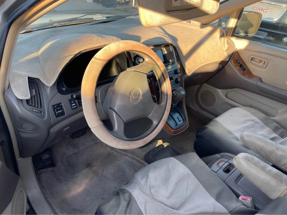 2000 Lexus RX 1st Gen - Image 4 of 8