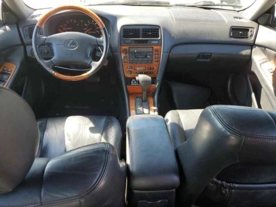 2000 Lexus RX 1st Gen - Image 8 of 9