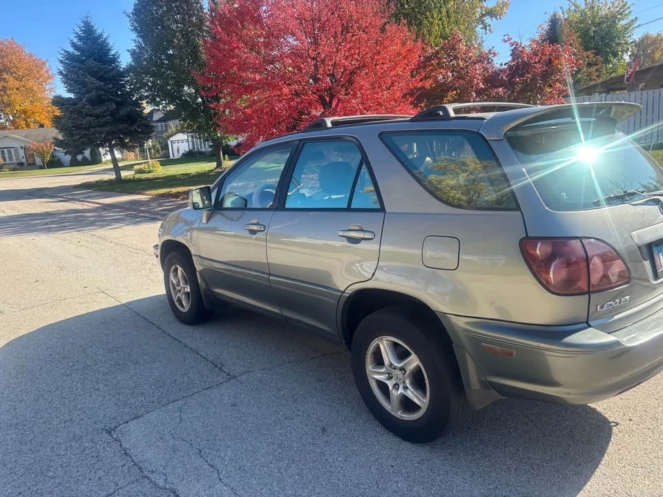 2000 Lexus RX 1st Gen - Image 4 of 10