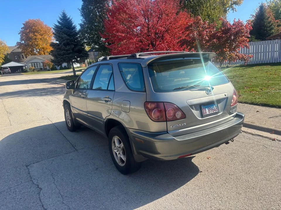 2000 Lexus RX 1st Gen - Image 5 of 10