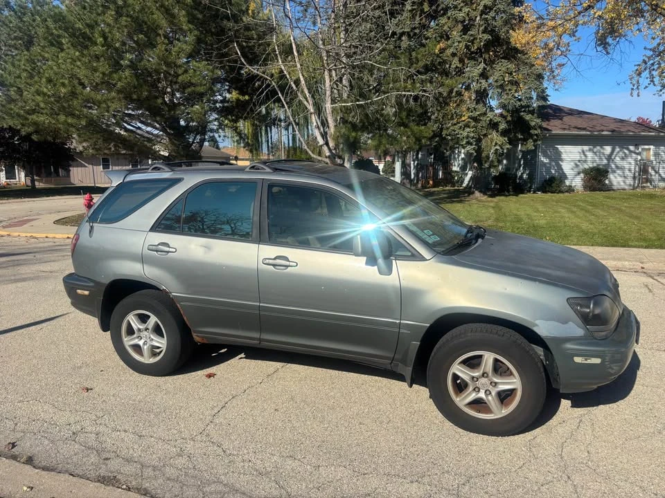 2000 Lexus RX 1st Gen - Image 6 of 10