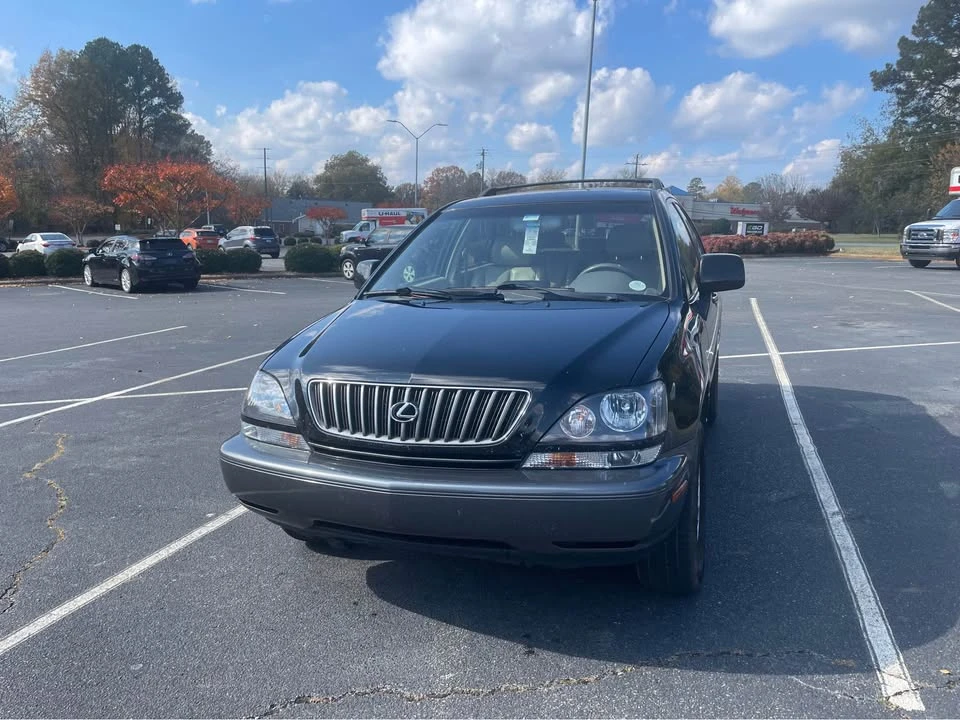 2000 Lexus RX 1st Gen - Image 2 of 8