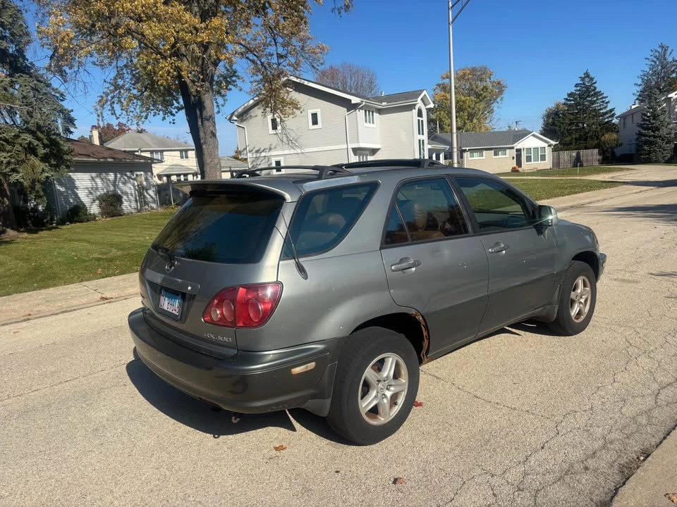 2000 Lexus RX 1st Gen - Image 3 of 10