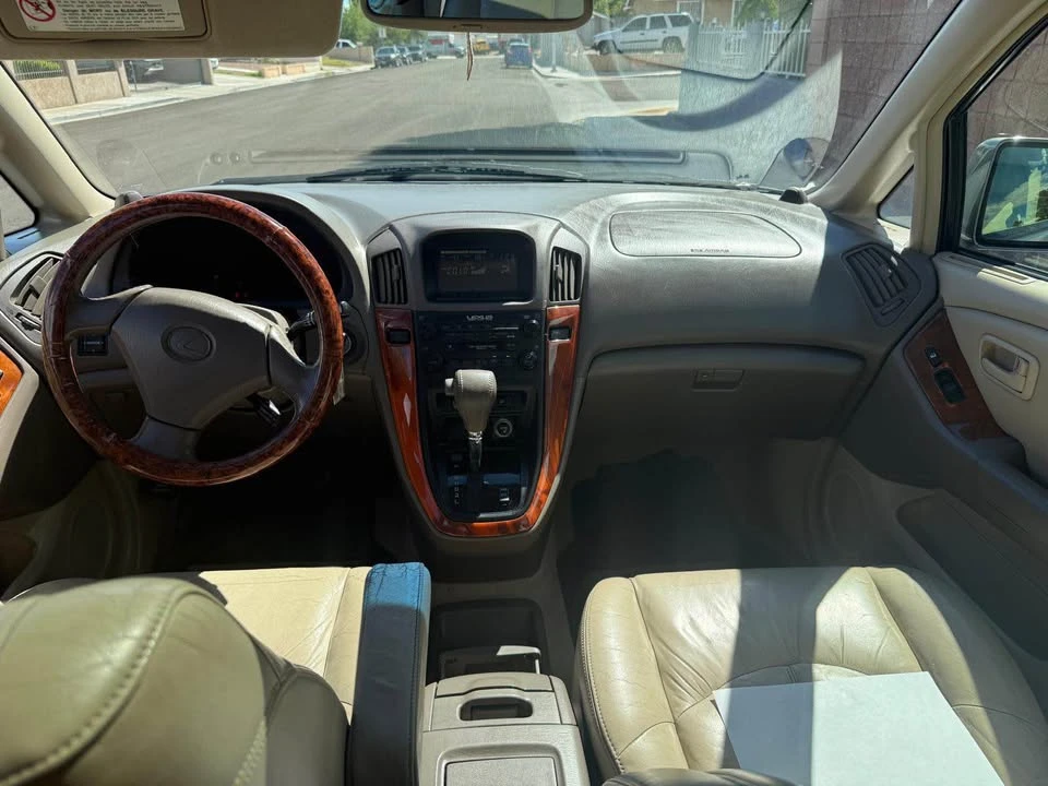 2000 Lexus RX 1st Gen - Image 11 of 12