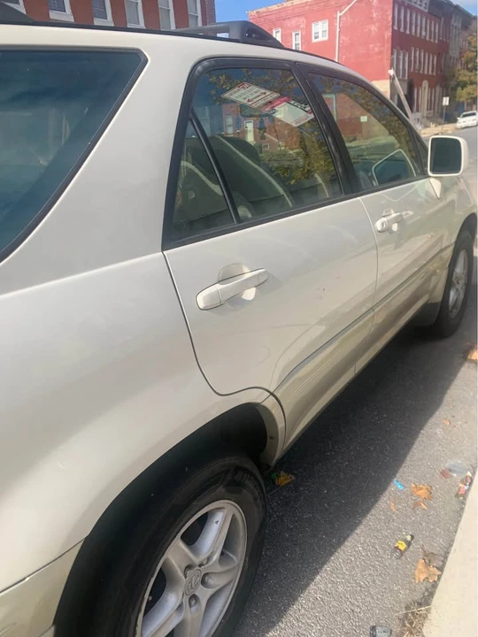 2000 Lexus RX 1st Gen - Image 4 of 10