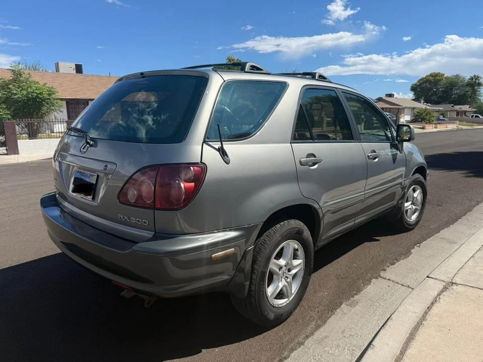 2000 Lexus RX 1st Gen - Image 2 of 12