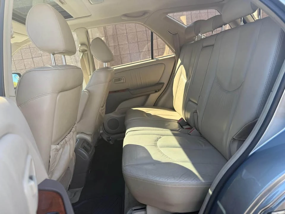 2000 Lexus RX 1st Gen - Image 9 of 12