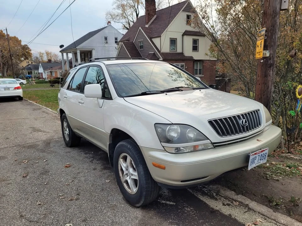 2000 Lexus RX 1st Gen - Image 2 of 7