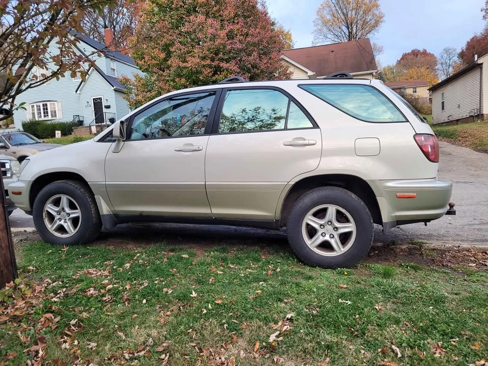 2000 Lexus RX 1st Gen - Image 4 of 7