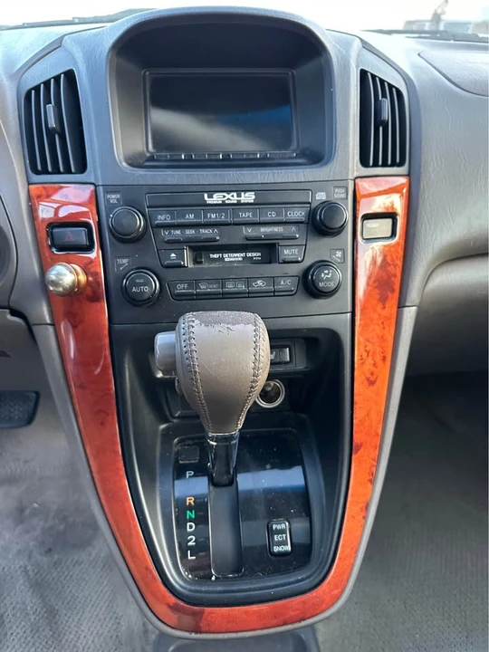 2000 Lexus RX 1st Gen - Image 8 of 9