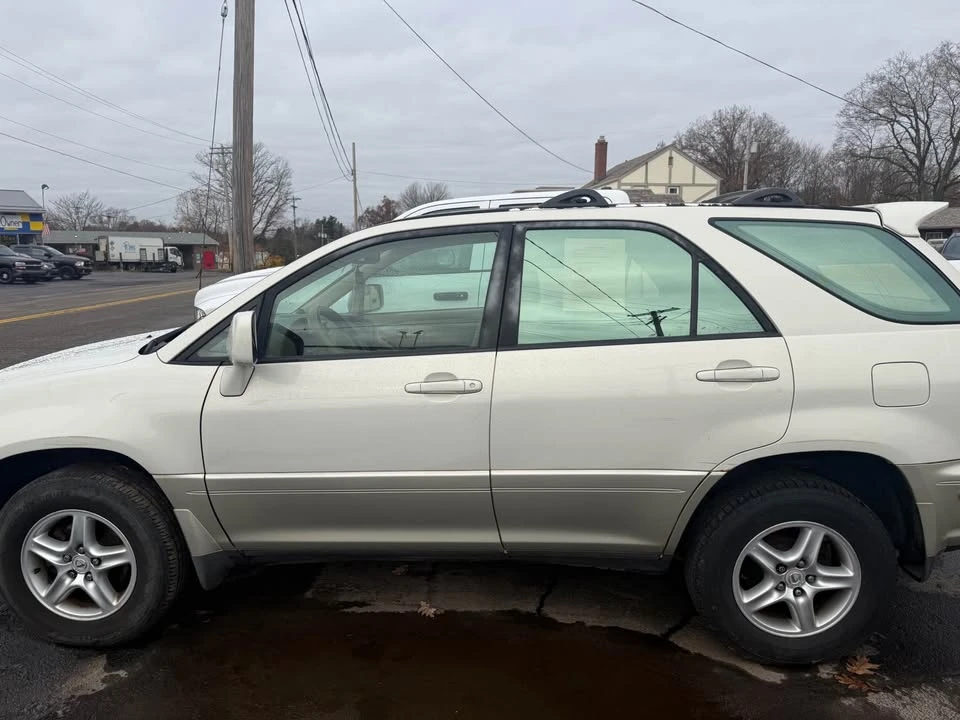 2000 Lexus RX 1st Gen - Image 8 of 13